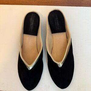 Black and gold Slippers with Minimalist Design